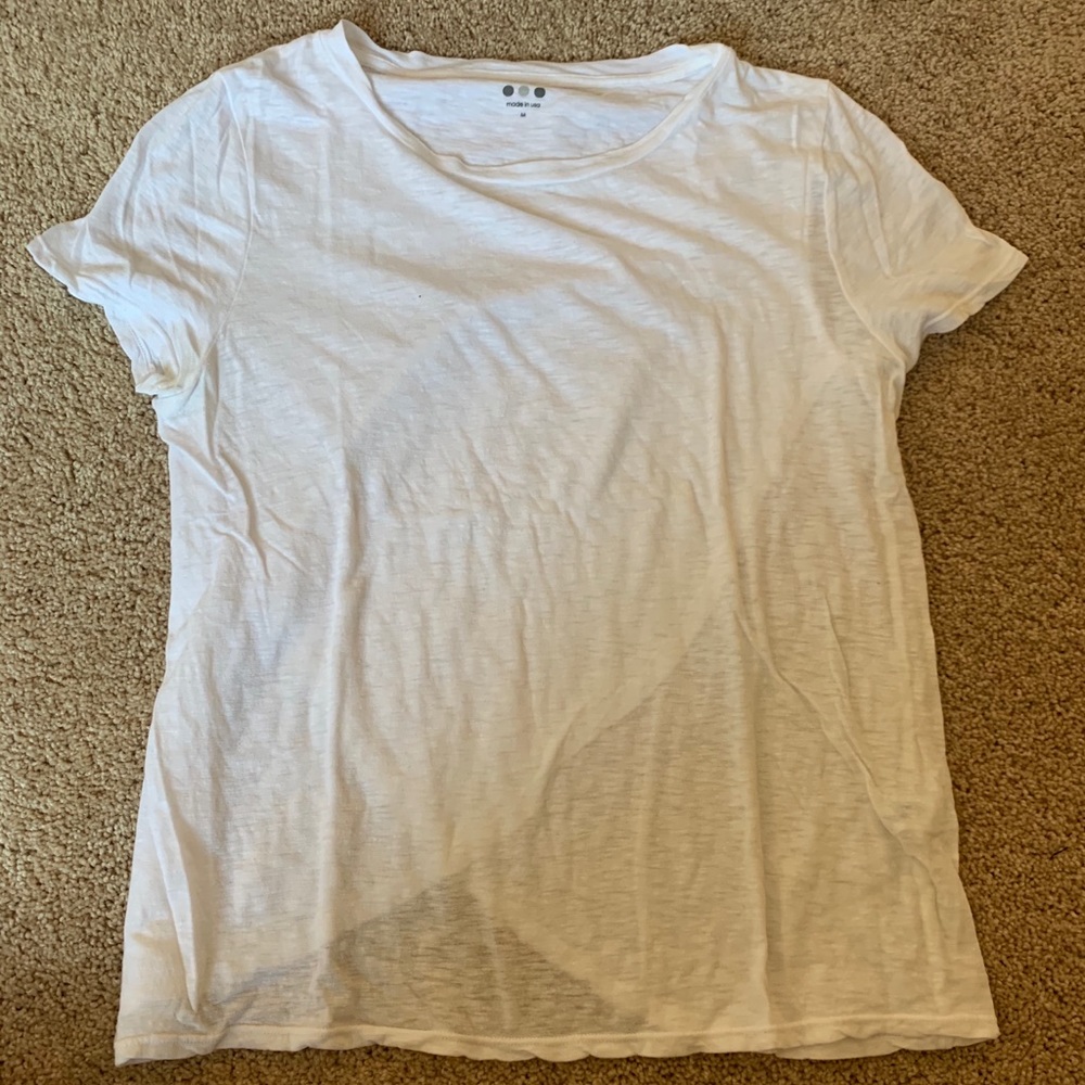White short sleeve top